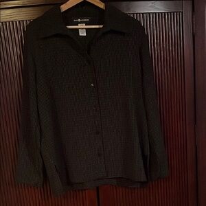 Sag Harbor Black Button-Up Blouse